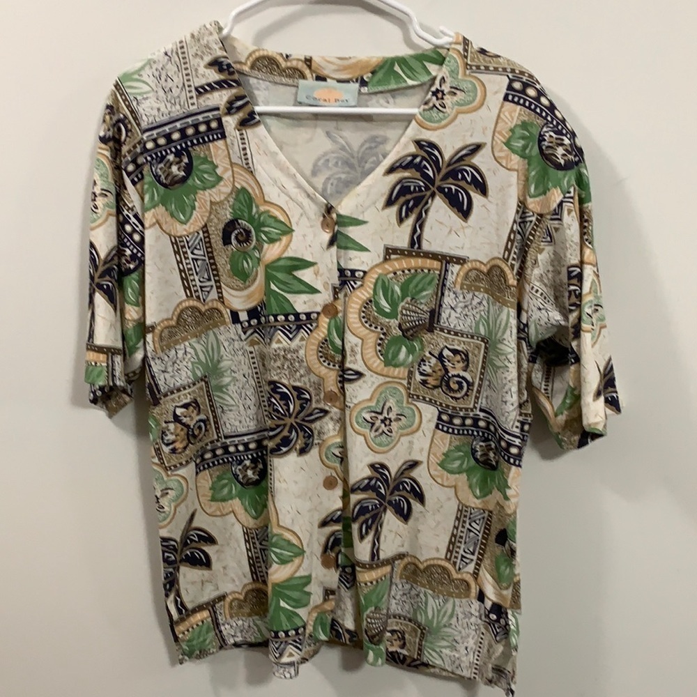 Women’s Coral Bay button up Top Sz Large see measurements, good condition